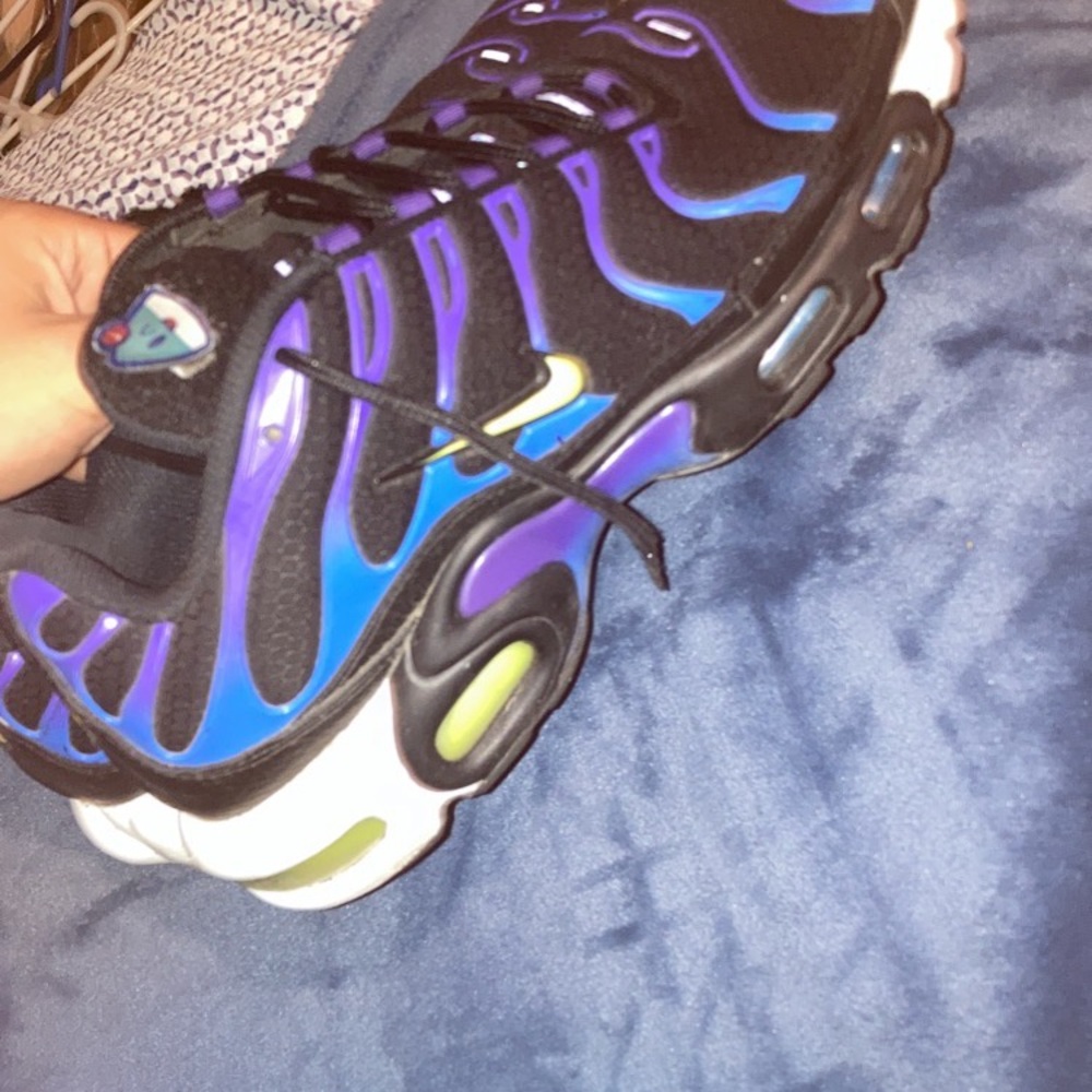 Nike - Picture 3 of 3